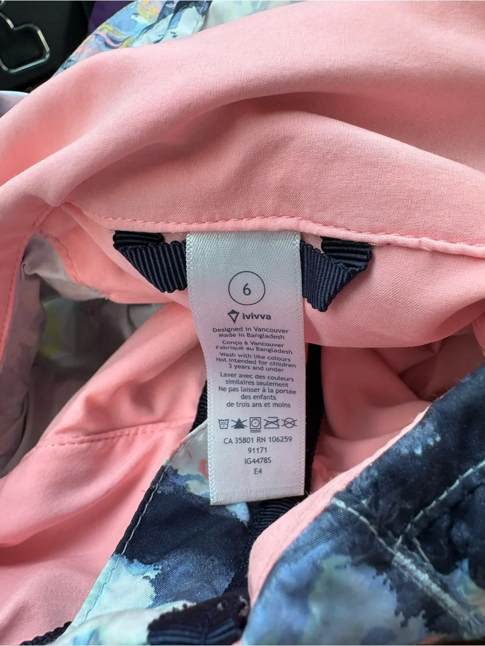 ivivva Lululemon Girls' Pink Hooded Colorful Zip Up Windbreaker Jacket‎ Size 6